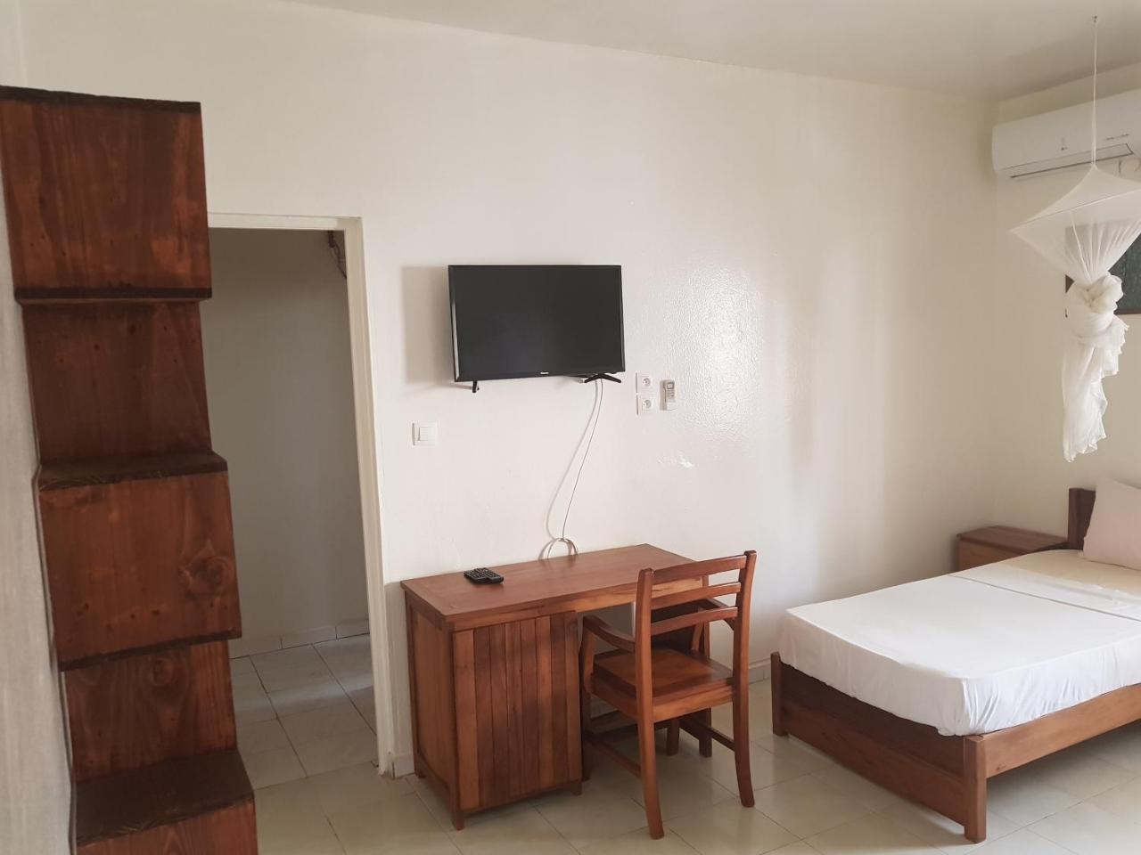 Villa Ty Milyn Mazela Sa Dakar Ngoại thất bức ảnh
